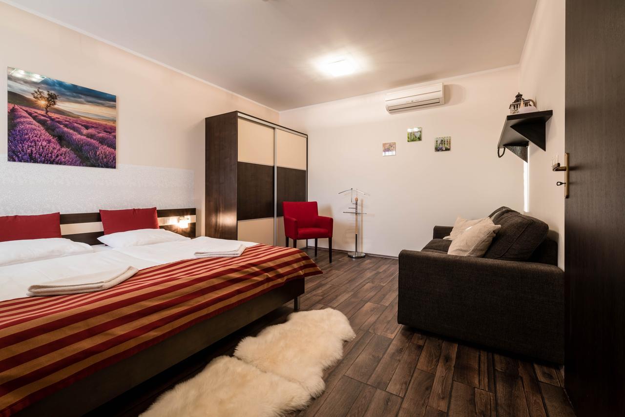 Apartman Mirka - Hotel Luka Besenova Exterior photo